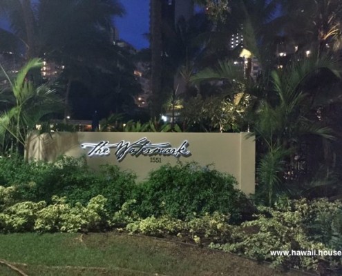 Watermark resort living in Waikiki