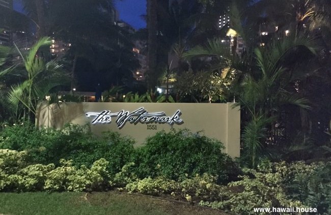Watermark resort living in Waikiki