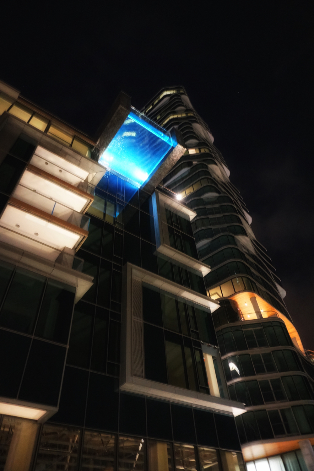 Buying, living and resale prices at the Anaha condo building in Kakaako