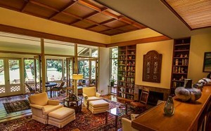 Honolulu home for sale living room