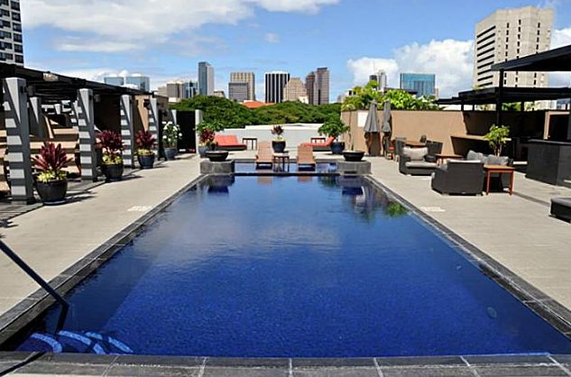 Vanguard Lofts pool