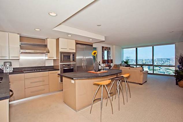 Capitol Place condo Honolulu penthouse Kitchen photo 2