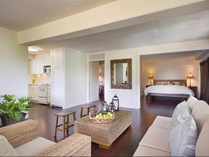 castle surf living room to bedroom